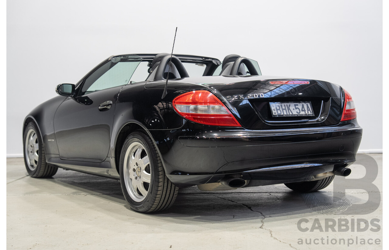 02/2005 Mercedes-Benz SLK200 Kompressor R171 2d Convertible Black 1.8L