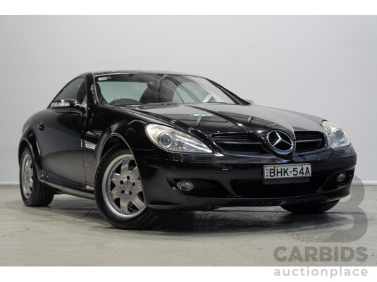 02/2005 Mercedes-Benz SLK200 Kompressor R171 2d Convertible Black 1.8L