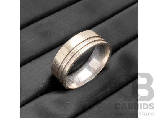 9ct White Gold Men's Wedder - Size W.5