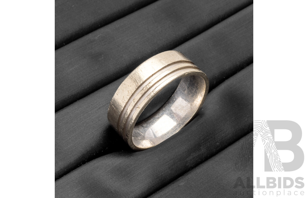 9ct White Gold Men's Wedder - Size W.5