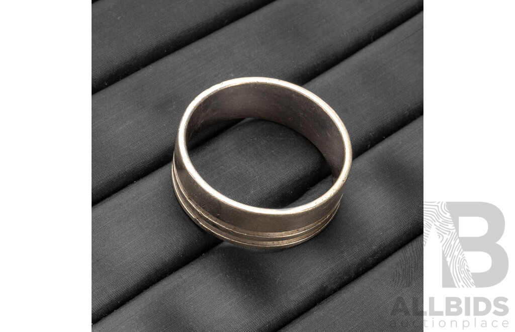 9ct White Gold Men's Wedder - Size W.5