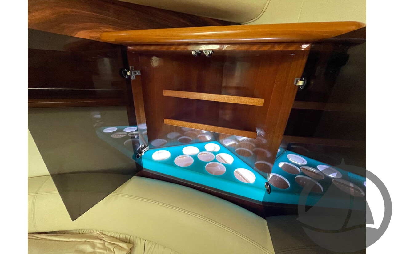 NO RESERVE - Mustang 4200 Sports Cruiser, Twin Volvo Penta 8.1 Engines