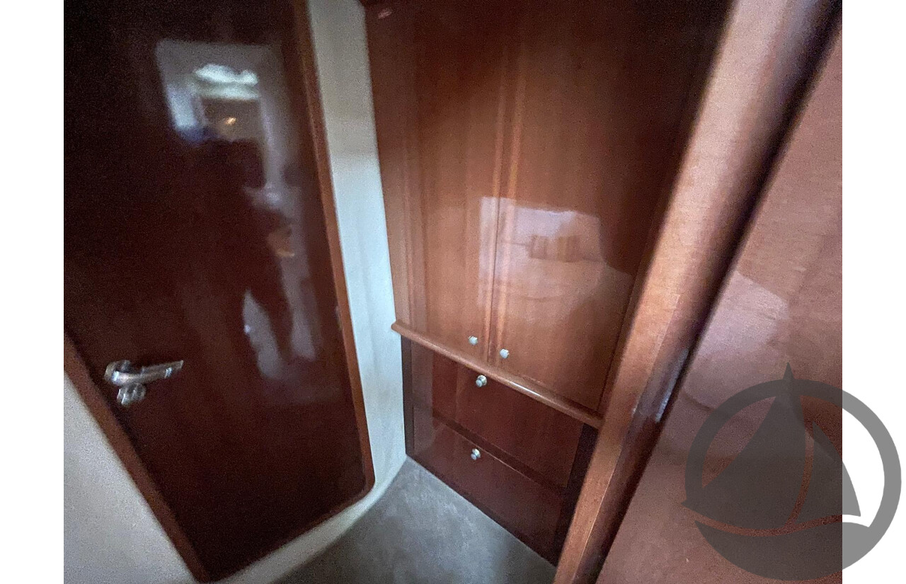 NO RESERVE - Mustang 4200 Sports Cruiser, Twin Volvo Penta 8.1 Engines