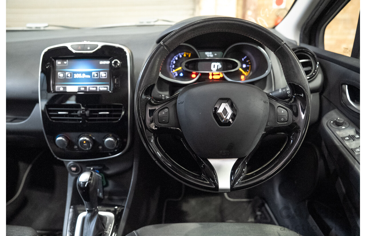 04/2016 Renault Clio Expression X98 5d Hatchback Black Turbo 1.2L
