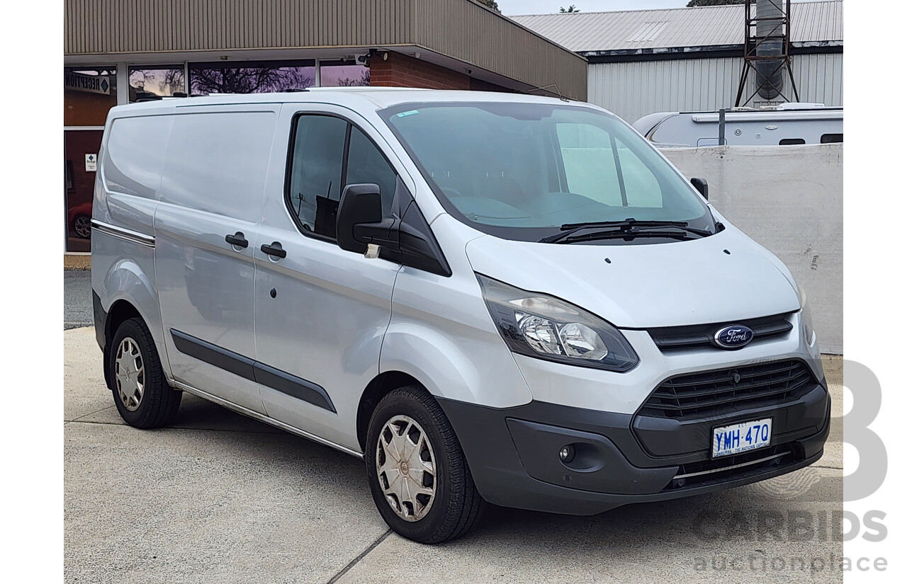 04/2017 Ford Transit Custom 290S (swb) VN 5d Van Silver 2.0L