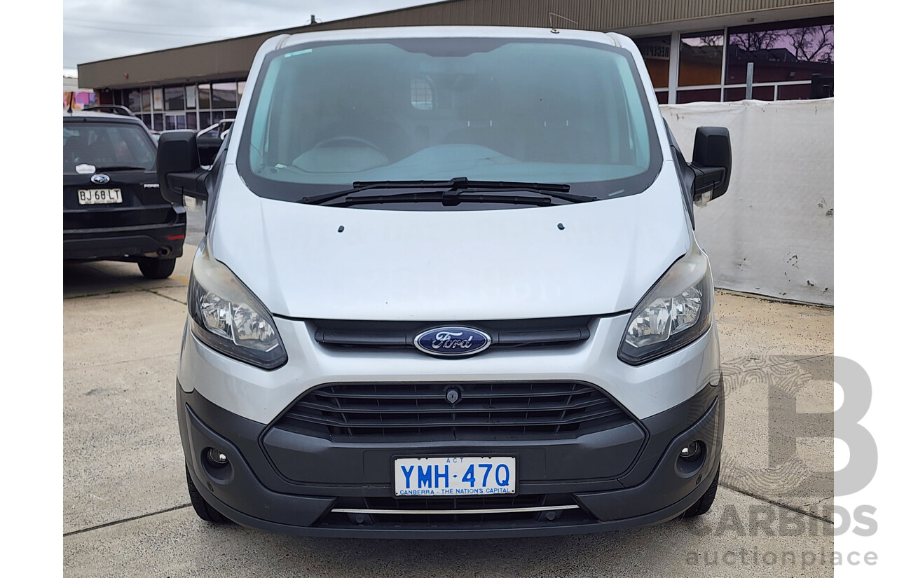 04/2017 Ford Transit Custom 290S (swb) VN 5d Van Silver 2.0L