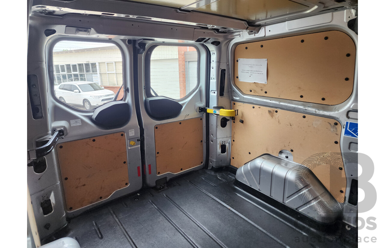 04/2017 Ford Transit Custom 290S (swb) VN 5d Van Silver 2.0L