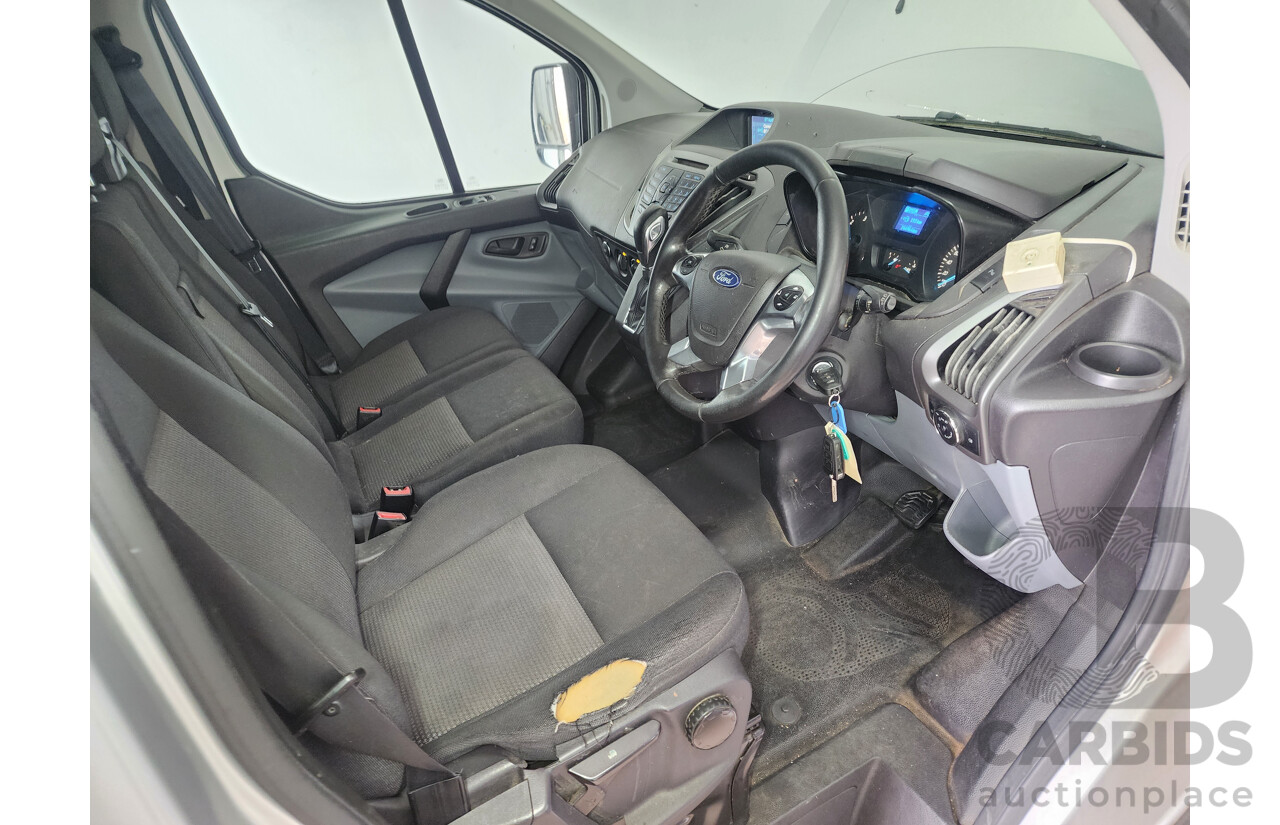 04/2017 Ford Transit Custom 290S (swb) VN 5d Van Silver 2.0L