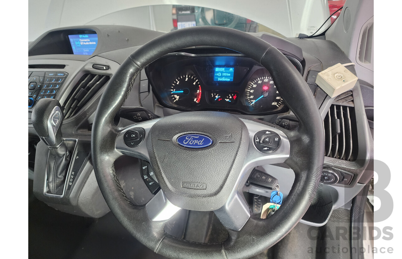 04/2017 Ford Transit Custom 290S (swb) VN 5d Van Silver 2.0L