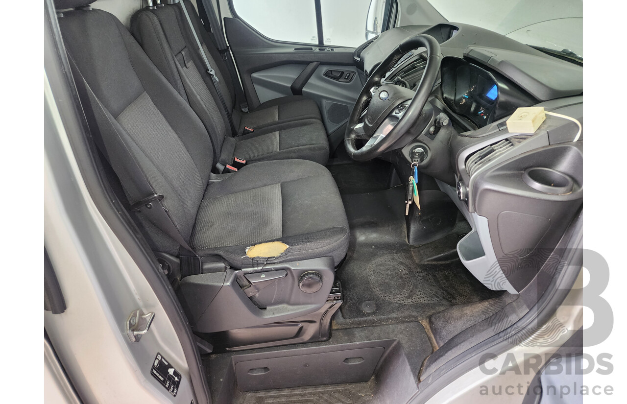 04/2017 Ford Transit Custom 290S (swb) VN 5d Van Silver 2.0L