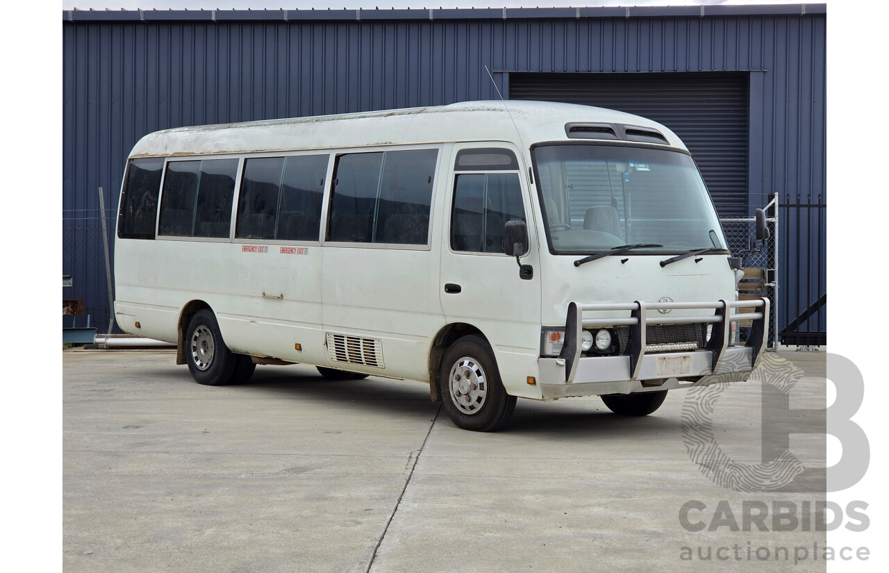 10/1996 Toyota Coaster 22 Seat Bus HZB50R - 1HZ Diesel