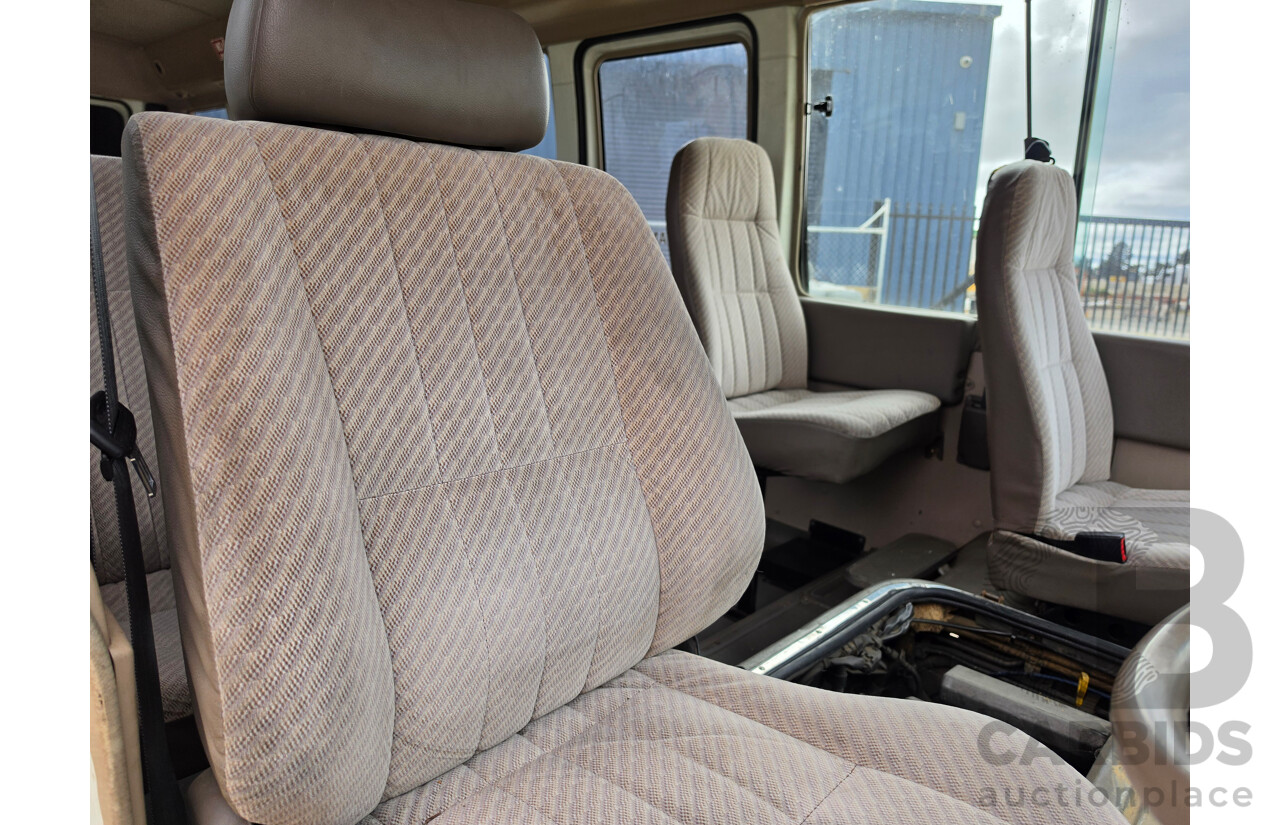 10/1996 Toyota Coaster 22 Seat Bus HZB50R - 1HZ Diesel