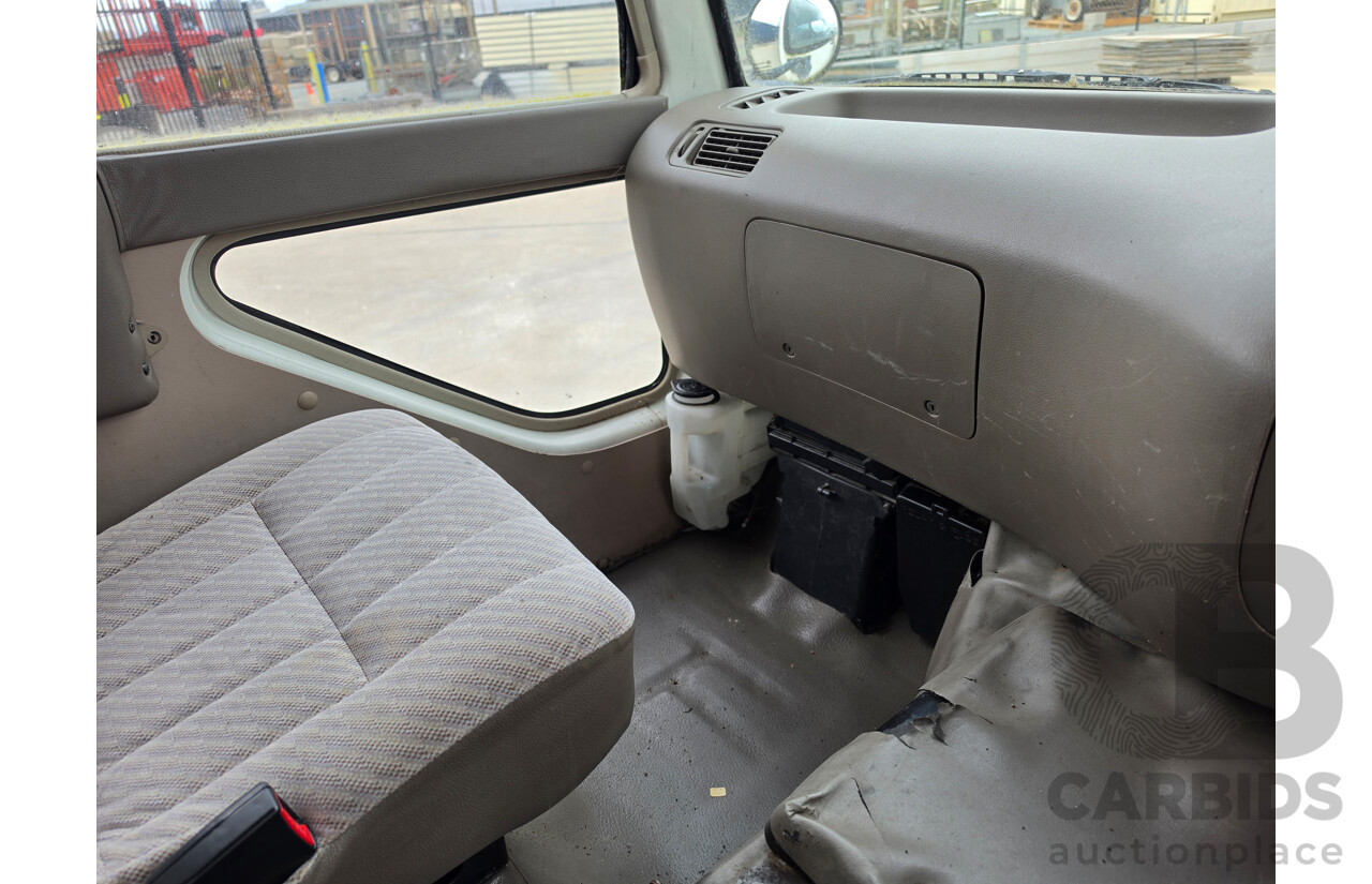 10/1996 Toyota Coaster 22 Seat Bus HZB50R - 1HZ Diesel