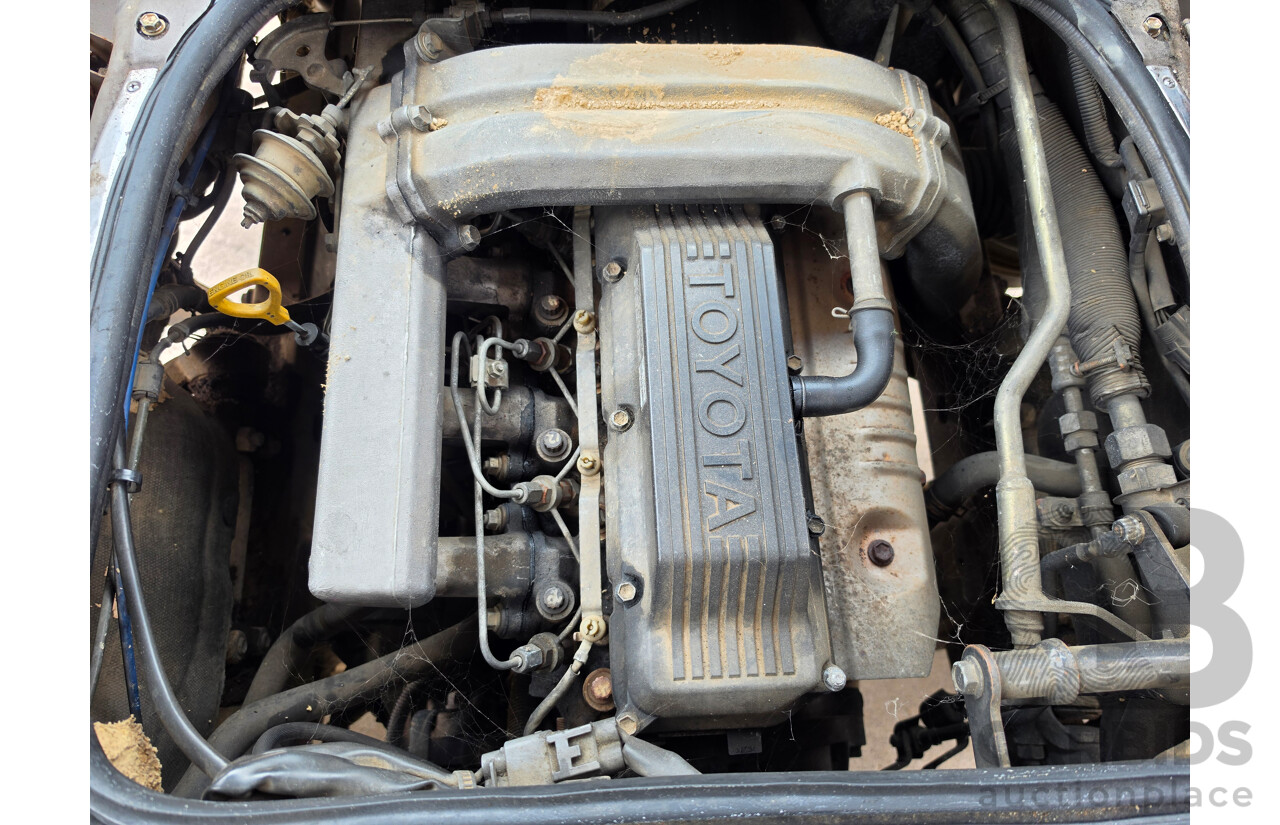 10/1996 Toyota Coaster 22 Seat Bus HZB50R - 1HZ Diesel
