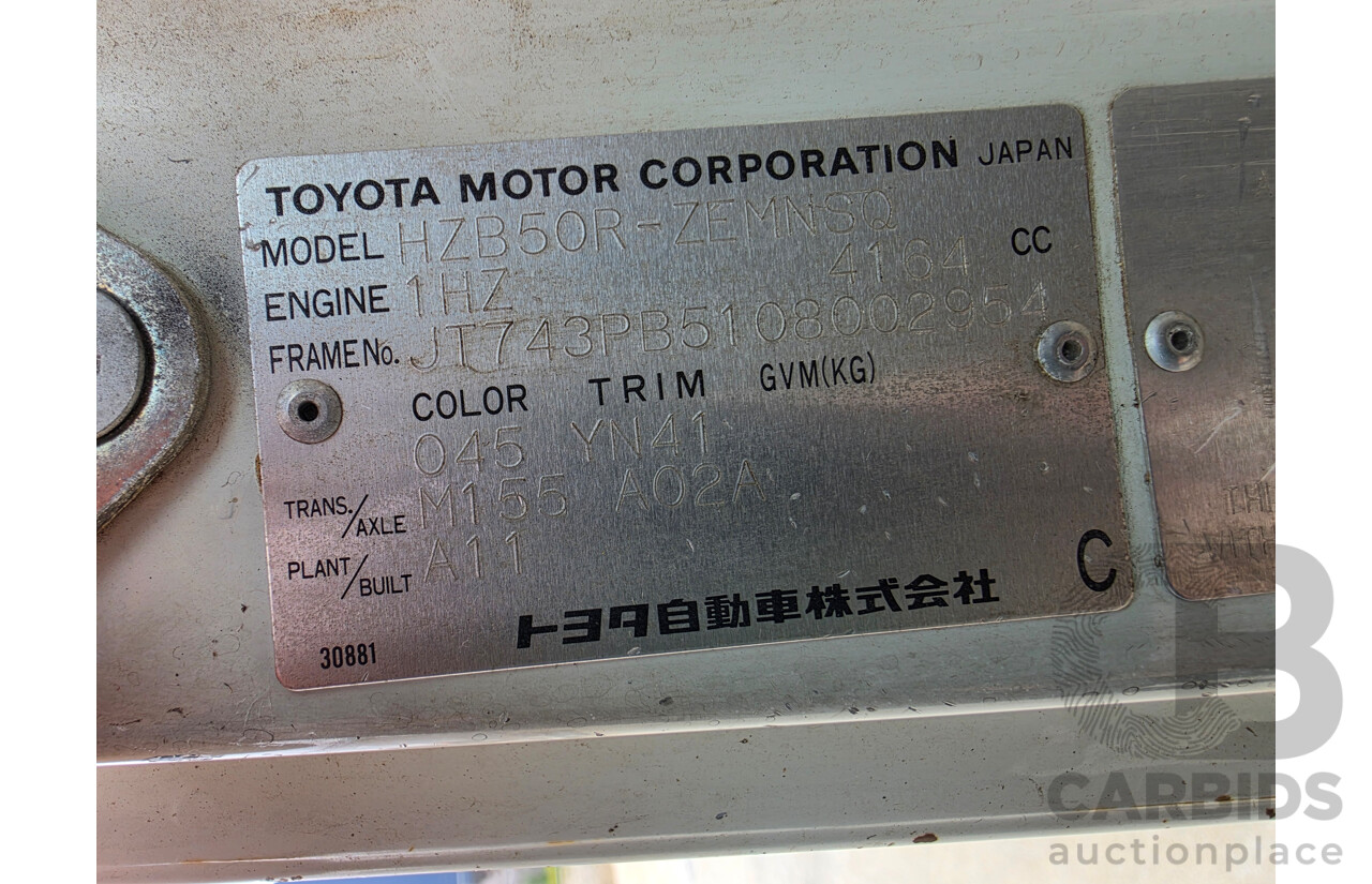 10/1996 Toyota Coaster 22 Seat Bus HZB50R - 1HZ Diesel