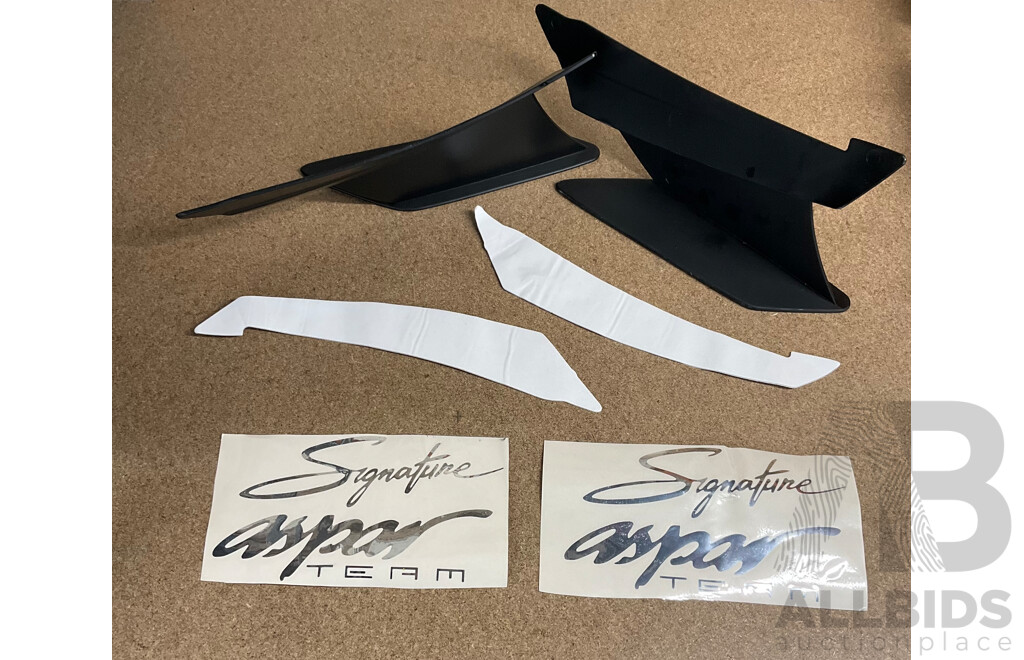 Aerodynamic Winglets & Decal