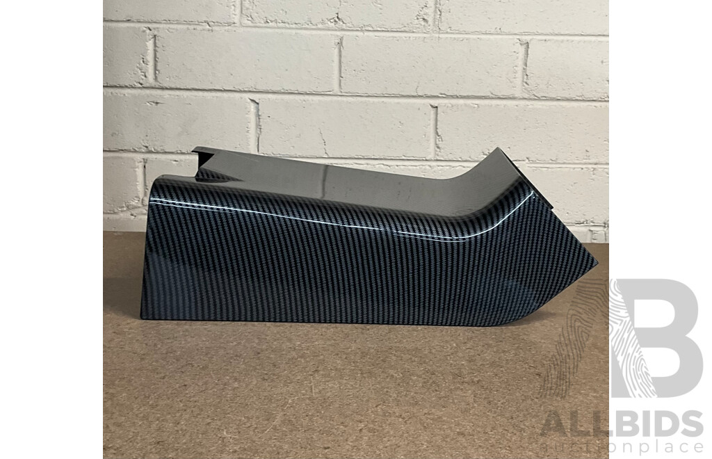 Carbon-Fibre-Texture Centre Console Armrest/Cover Protector