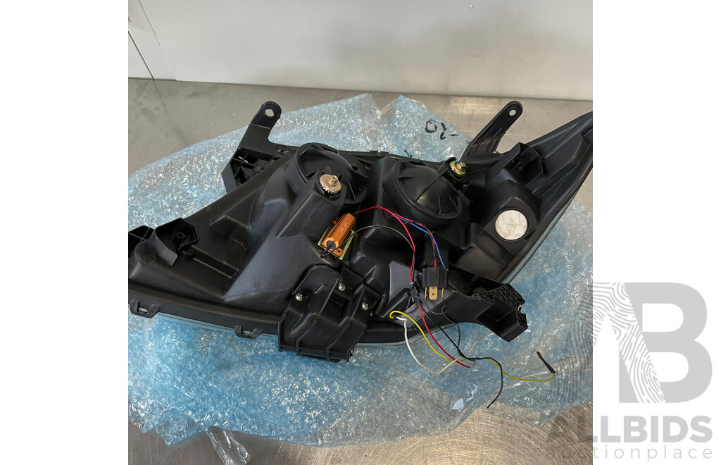 Toyota Hilux Vigo - Triple Lens LED Projector Headlight