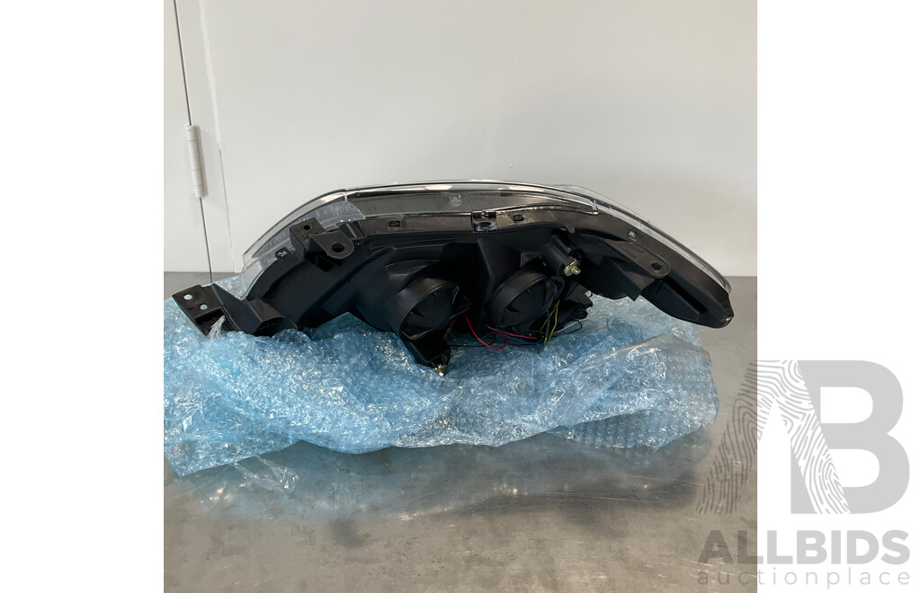 Toyota Hilux Vigo - Triple Lens LED Projector Headlight