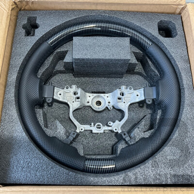 Toyota Land Cruiser 200 Series - Aftermarket (Carbon Fibre) Steering Wheel
