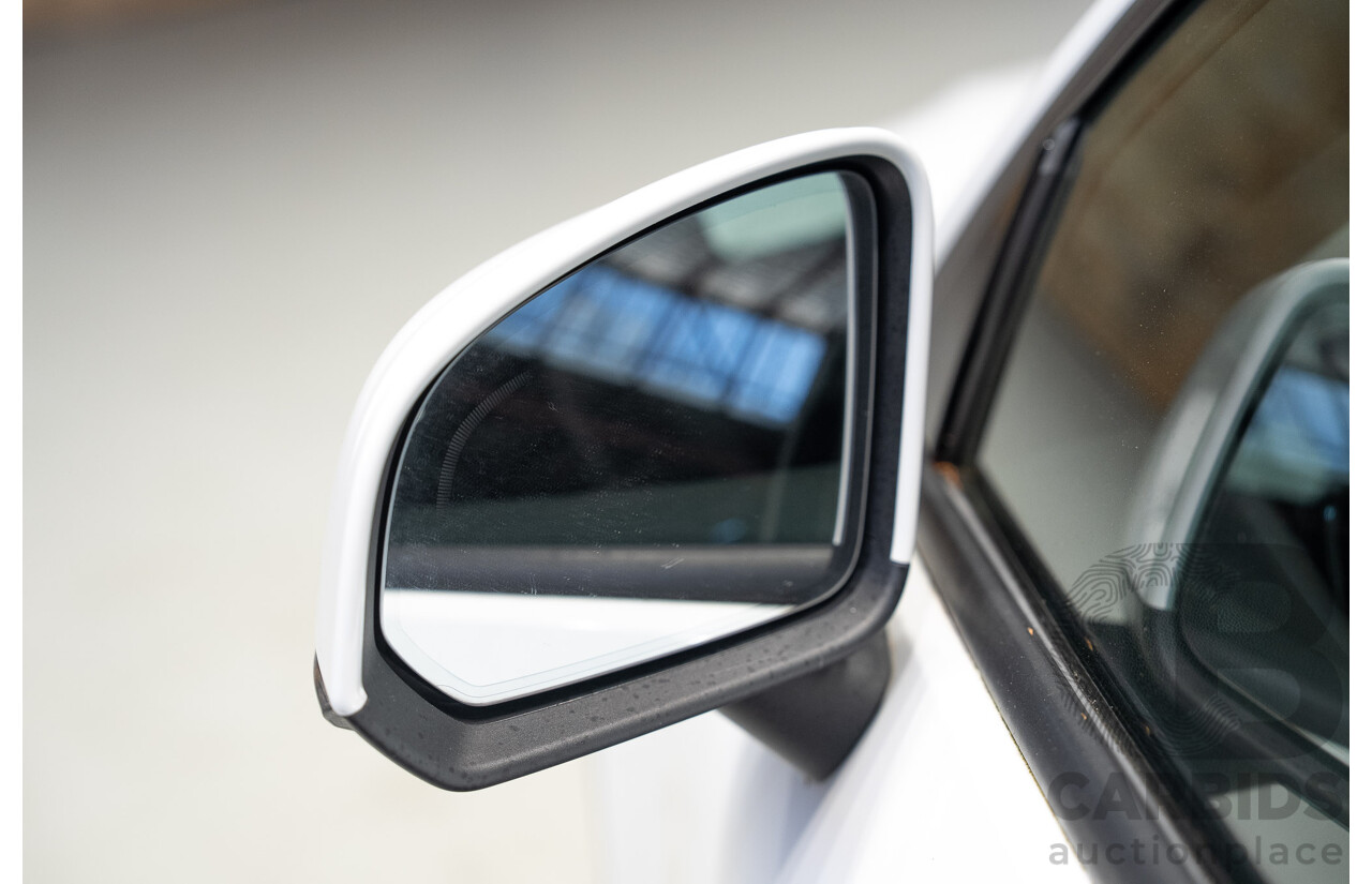 07/2018 Volvo Xc40 T4 Momentum (FWD) 536 MY19 4d Wagon White Turbo 2.0L