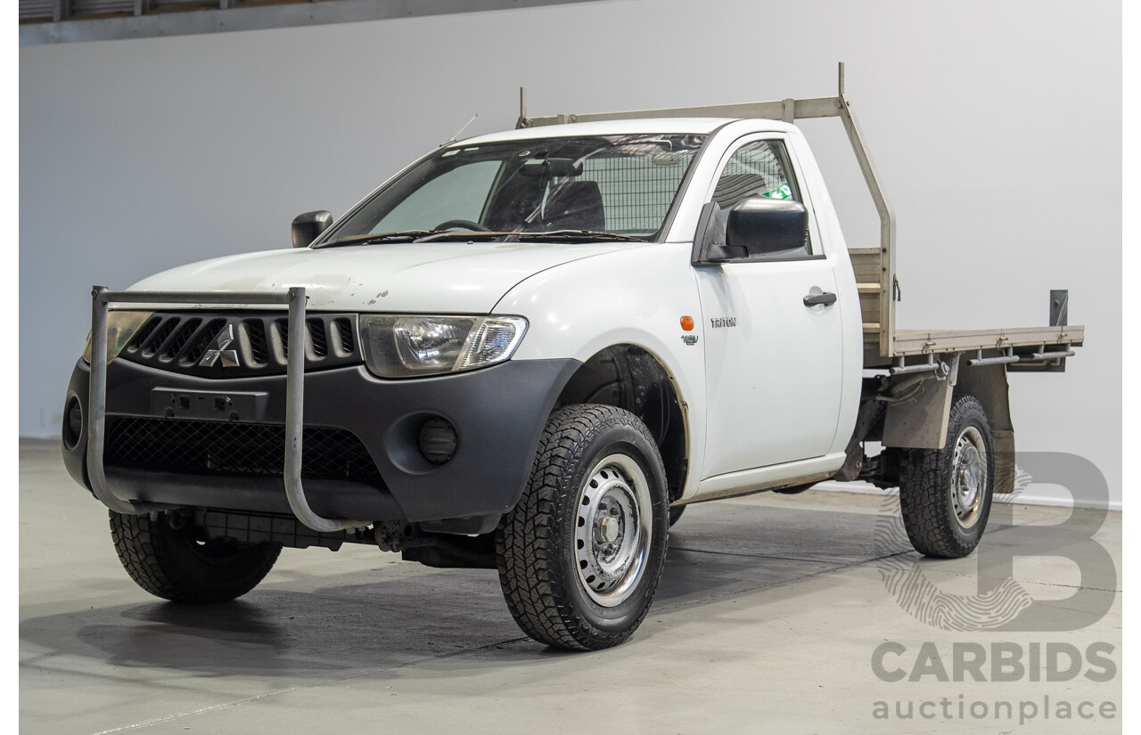 06/2009 Mitsubishi Triton GL ML MY09 Cab Chassis White 2.4L