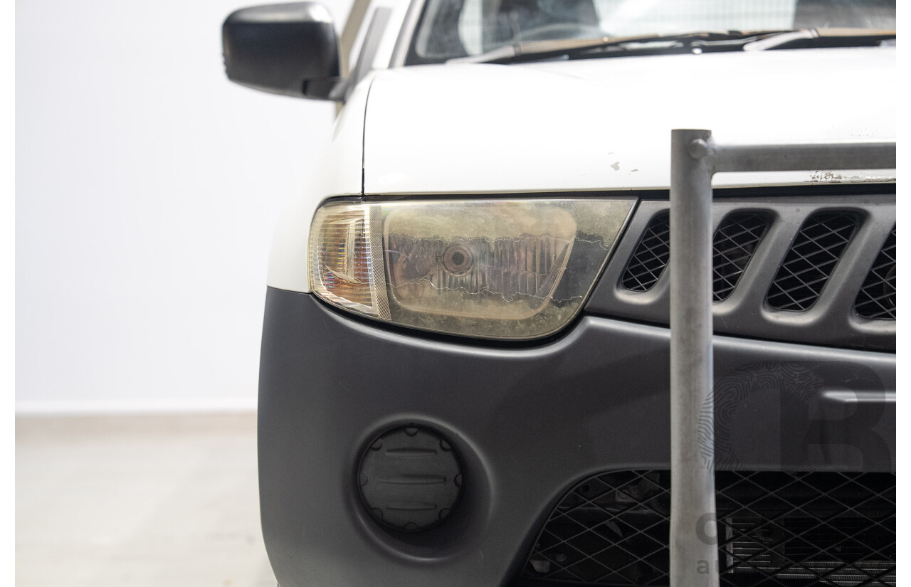 06/2009 Mitsubishi Triton GL ML MY09 Cab Chassis White 2.4L