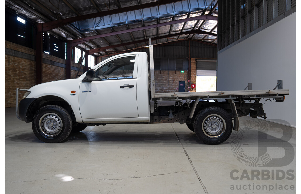 06/2009 Mitsubishi Triton GL ML MY09 Cab Chassis White 2.4L