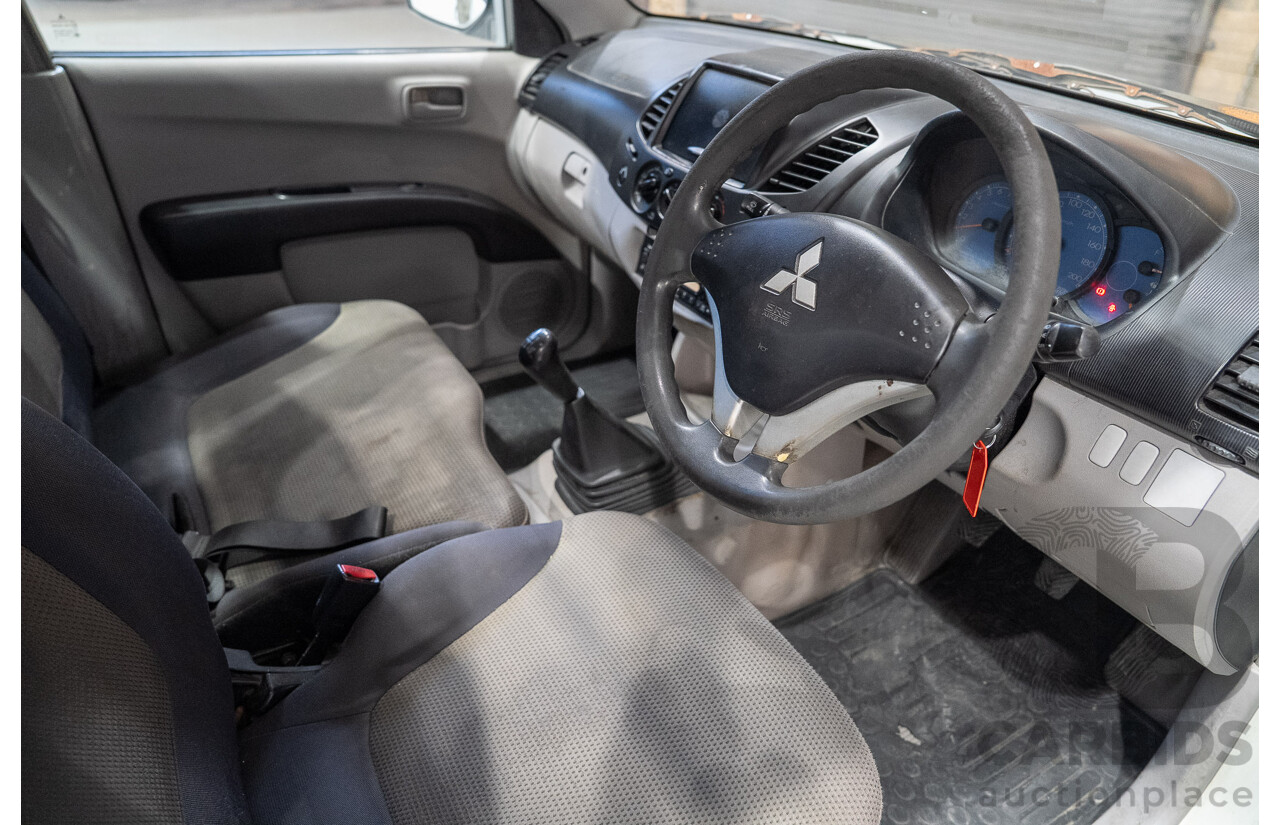 06/2009 Mitsubishi Triton GL ML MY09 Cab Chassis White 2.4L