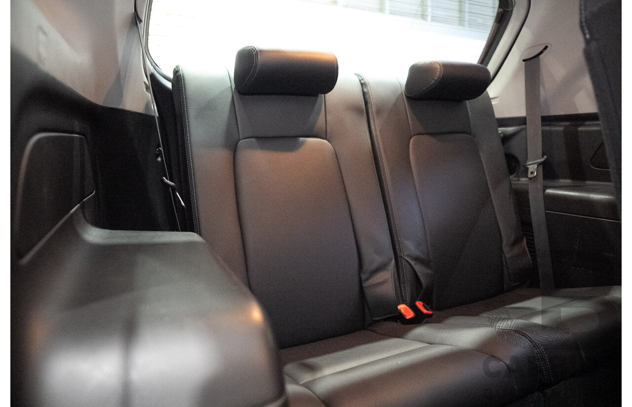 03/2018 Holden Captiva 7 LTZ (AWD) CG MY18 4d Wagon White Turbo Diesel 2.2L - 7 Seater