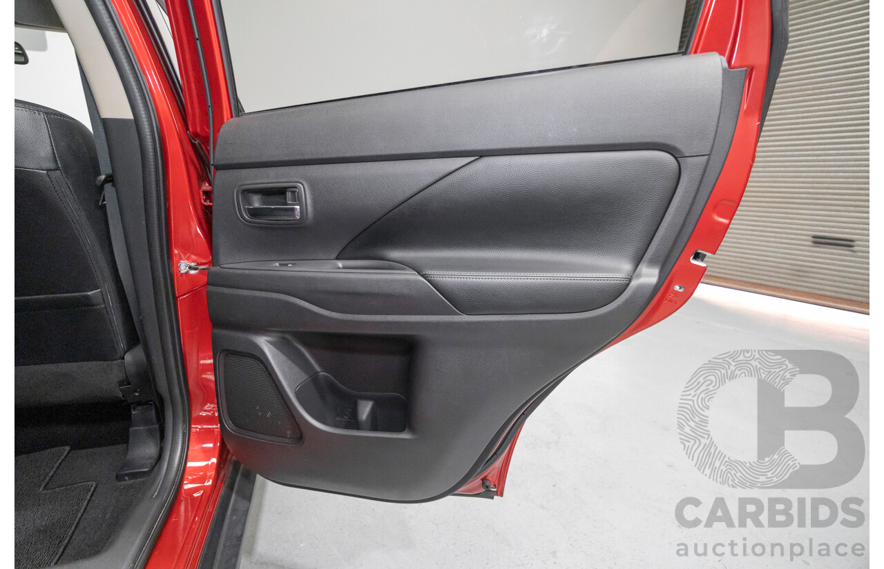 6/2015 Mitsubishi Outlander Exceed (4x4) ZK MY16 4d Wagon Rally Red Metallic Turbo 2.3L - 7 Seater