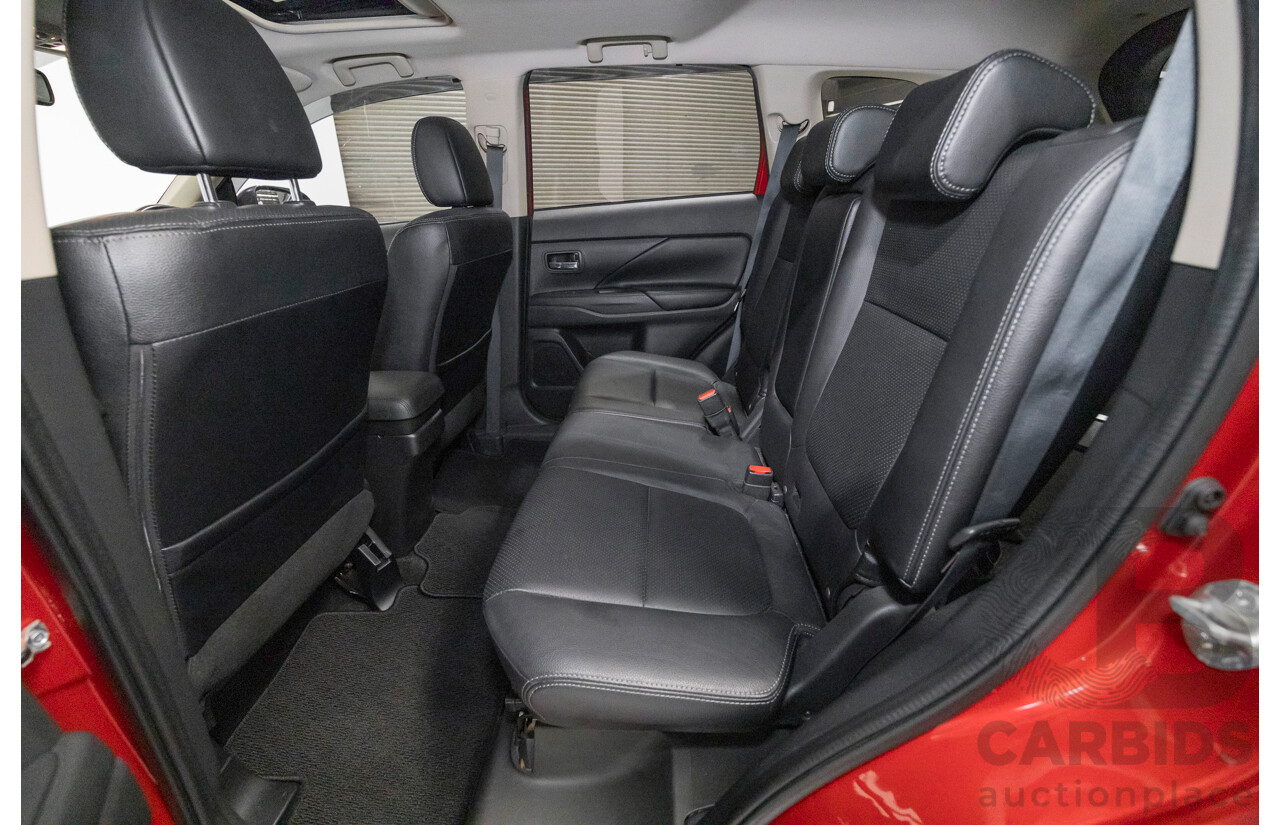 6/2015 Mitsubishi Outlander Exceed (4x4) ZK MY16 4d Wagon Rally Red Metallic Turbo 2.3L - 7 Seater