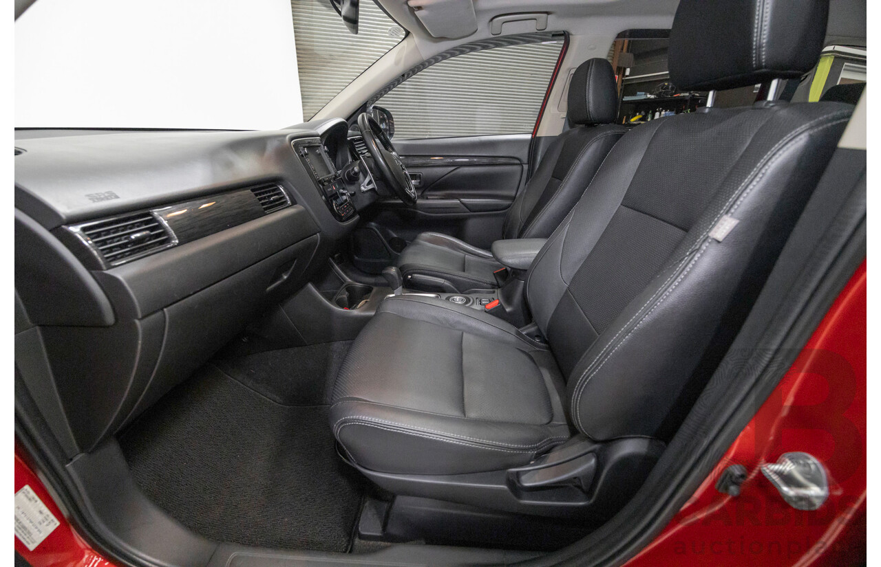 6/2015 Mitsubishi Outlander Exceed (4x4) ZK MY16 4d Wagon Rally Red Metallic Turbo 2.3L - 7 Seater