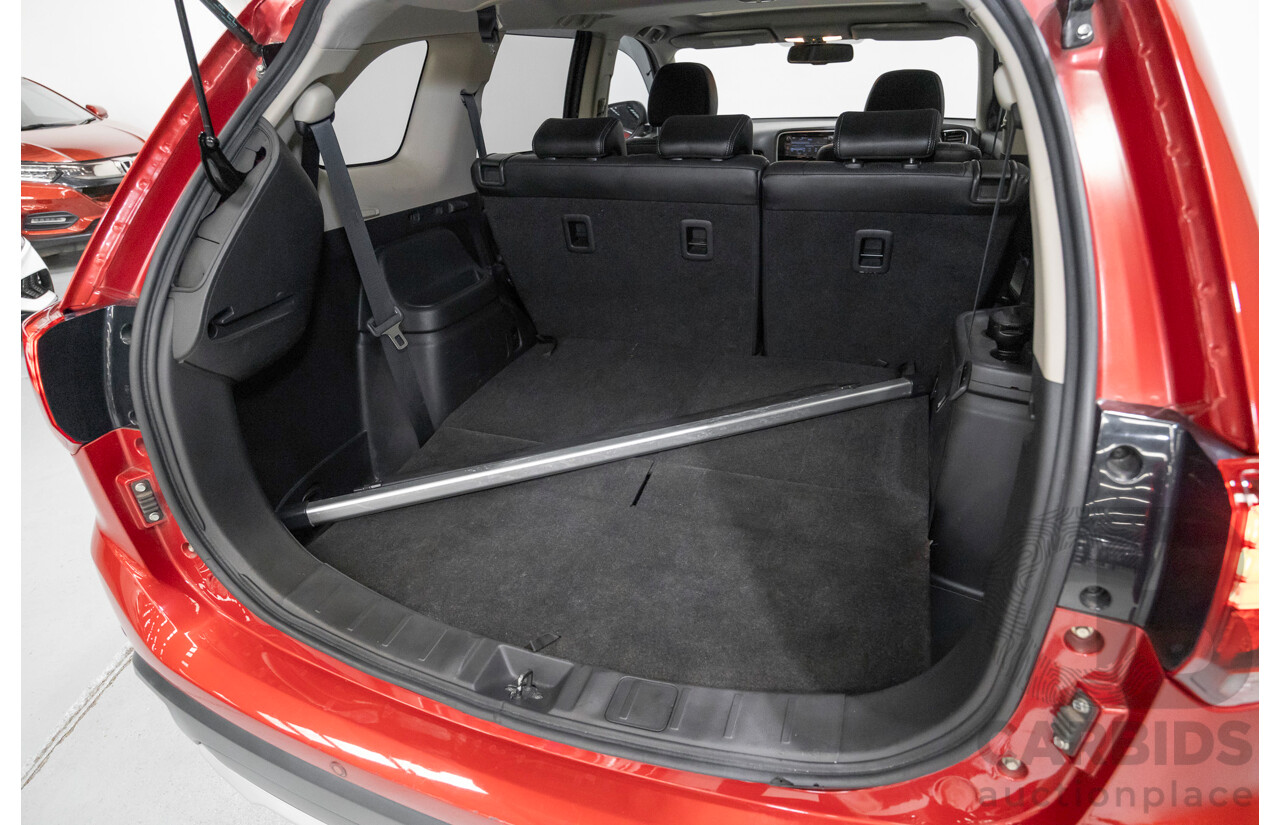 6/2015 Mitsubishi Outlander Exceed (4x4) ZK MY16 4d Wagon Rally Red Metallic Turbo 2.3L - 7 Seater