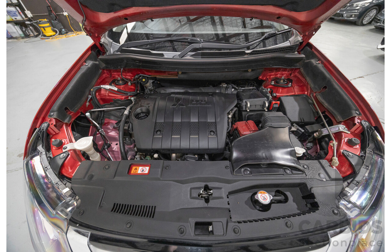 6/2015 Mitsubishi Outlander Exceed (4x4) ZK MY16 4d Wagon Rally Red Metallic Turbo 2.3L - 7 Seater