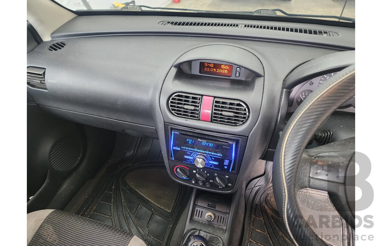08/2006 Holden Combo XC MY06 Van White 1.4L
