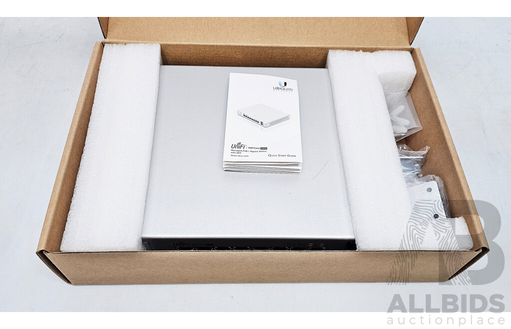 Ubiquiti Networks (US-8-150W) UniFi 8-Port PoE+ Gigabit Ethernet Switch