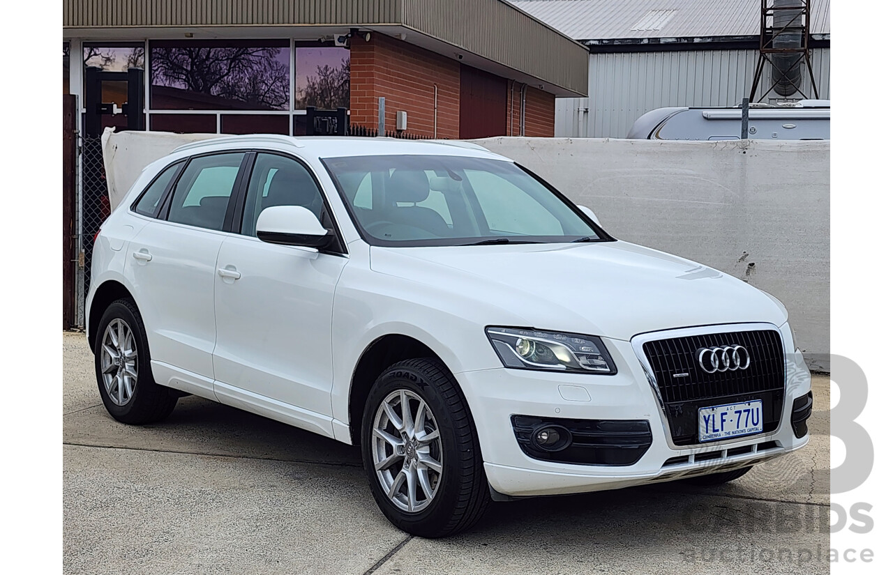 01/2012 Audi Q5 3.0 TDI Quattro 8R MY12 4d Wagon White 3.0L