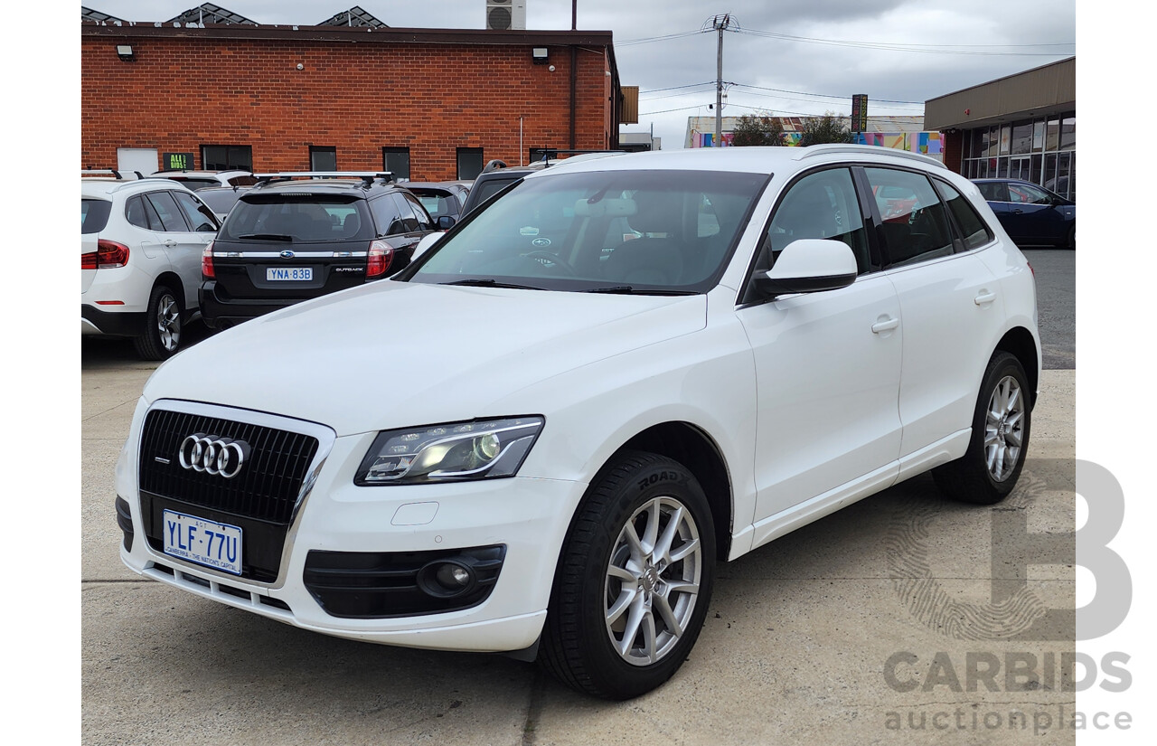 01/2012 Audi Q5 3.0 TDI Quattro 8R MY12 4d Wagon White 3.0L
