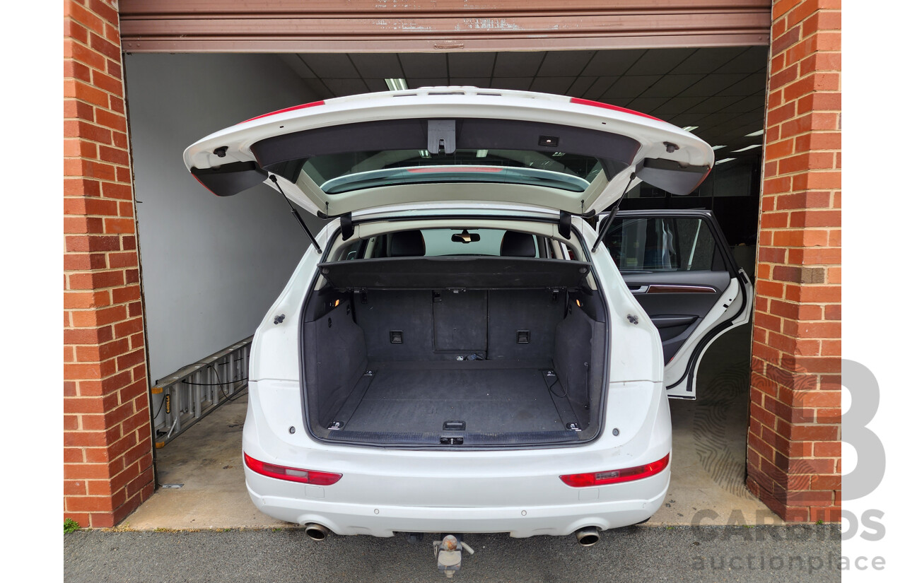 01/2012 Audi Q5 3.0 TDI Quattro 8R MY12 4d Wagon White 3.0L