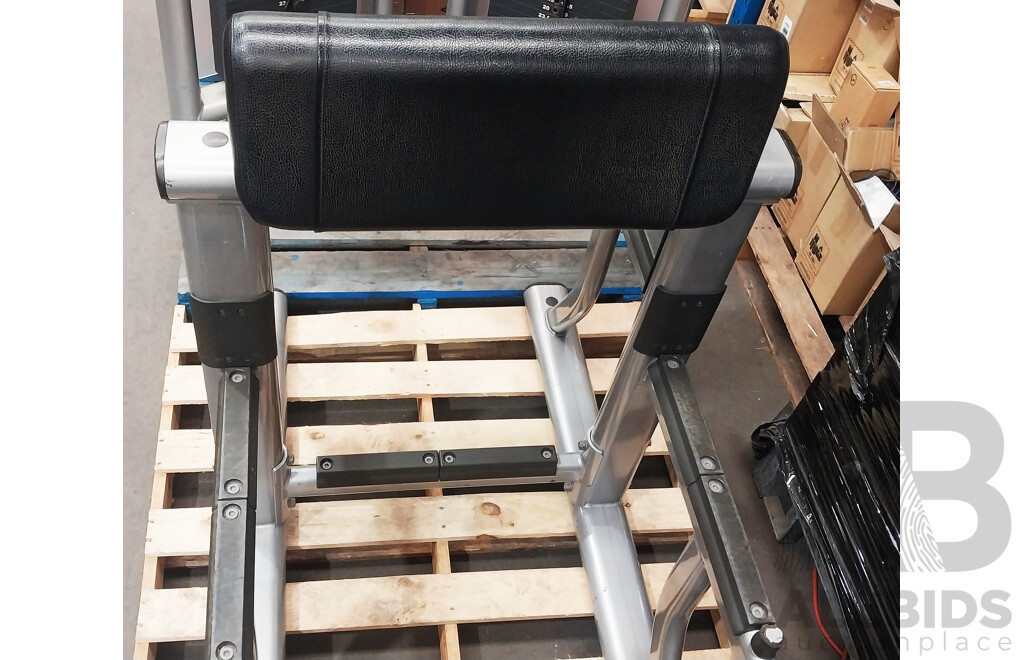 Life Fitness SAC Preacher Curl Bench