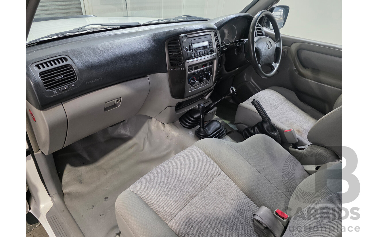 10/2006 Toyota Landcruiser (4x4) HZJ105R UPGRADE 4d Wagon White 4.2L