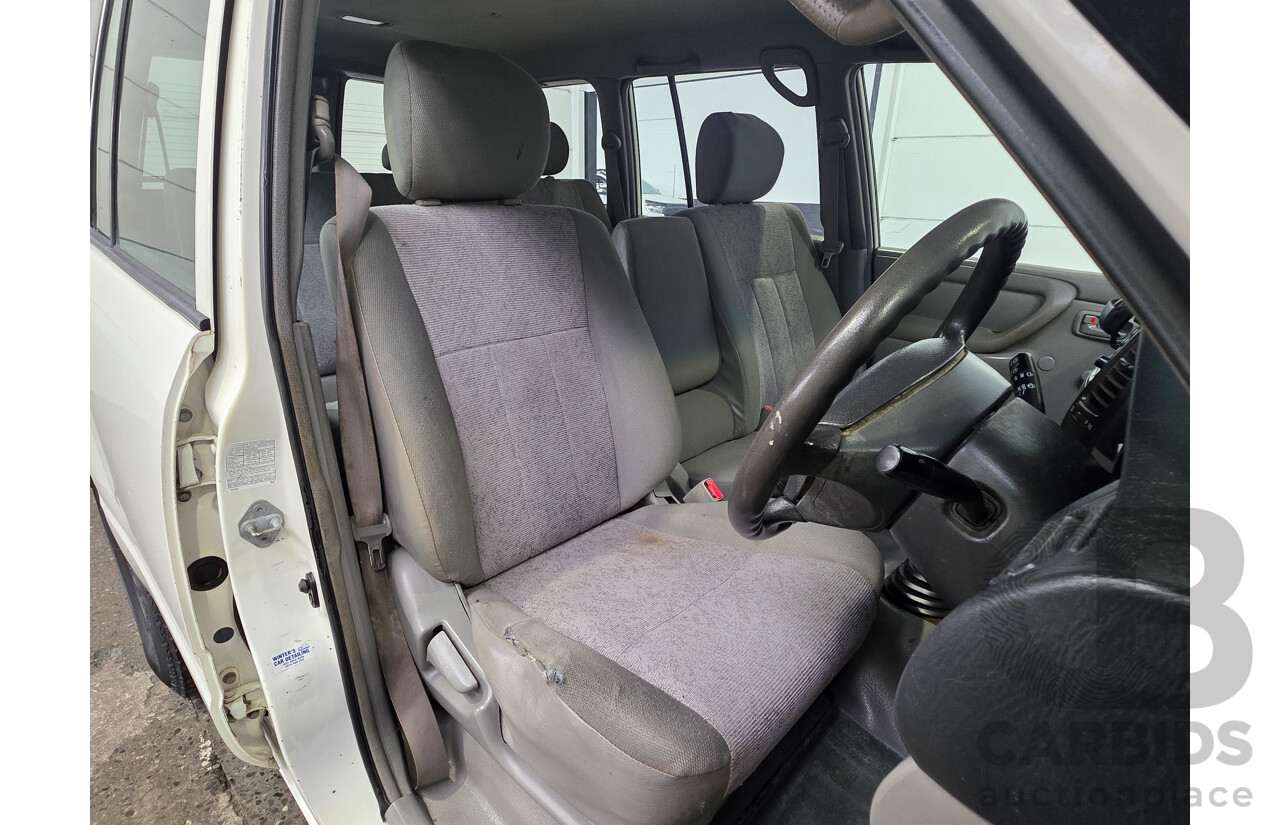 10/2006 Toyota Landcruiser (4x4) HZJ105R UPGRADE 4d Wagon White 4.2L