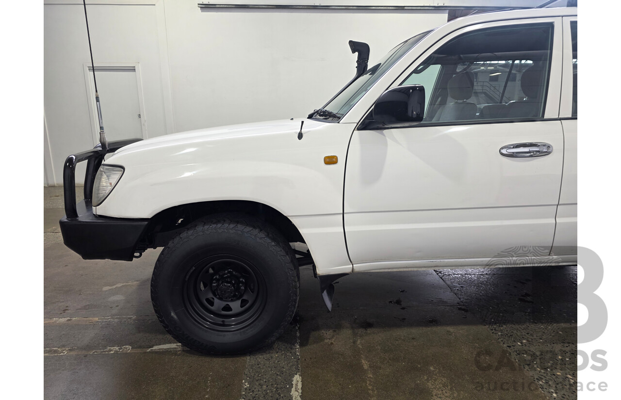 10/2006 Toyota Landcruiser (4x4) HZJ105R UPGRADE 4d Wagon White 4.2L