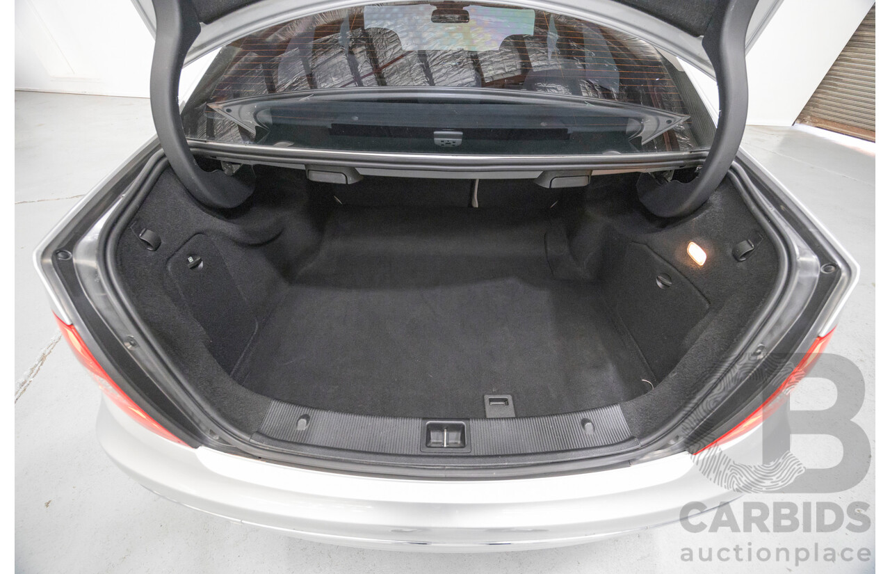 10/2012 Mercedes-Benz C250 Avantgarde W204 MY12 4d Sedan Iridium Silver Metallic Turbo 1.8L