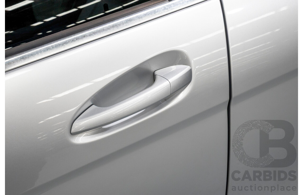 10/2012 Mercedes-Benz C250 Avantgarde W204 MY12 4d Sedan Iridium Silver Metallic Turbo 1.8L