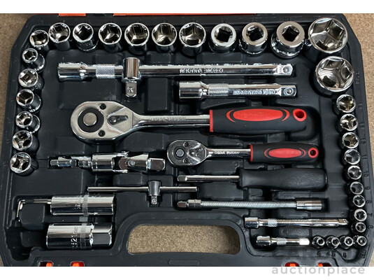 94-Piece Metric Socket & Ratchet Wrench Tool Kit