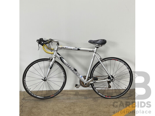 GIANT OCR 3 Road Bike