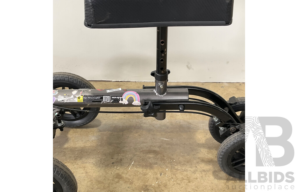 Steerable Knee Scooter