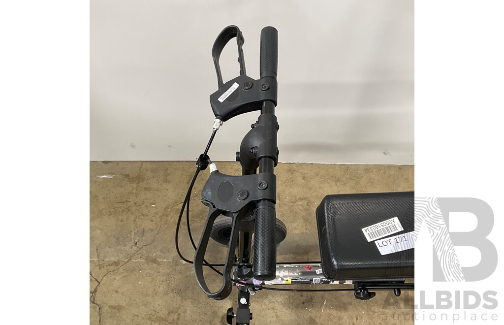 Steerable Knee Scooter
